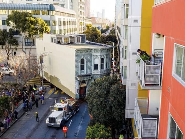 San Francisco, paga 400mila dollari per “trasportare” una casa